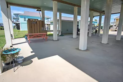 857 Gulfview Drive, Crystal Beach, TX 77650 - Photo 4