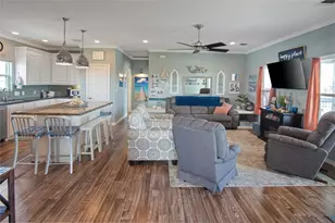 857 Gulfview Dr, Crystal Beach, TX 77650 - Photo 16
