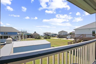 857 Gulfview Drive, Crystal Beach, TX 77650 - Photo 8