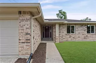 4339 Saffron Ln, Friendswood, TX 77546 - Photo 4