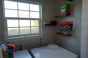 1027 Wallace St, Columbus, TX 78934 - Photo 32