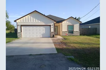 1027 Wallace Street, Columbus, TX 78934 - Photo 1