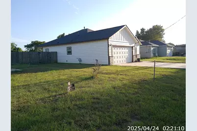 1027 Wallace Street, Columbus, TX 78934 - Photo 2