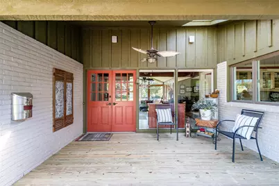 135 Woodhaven Lane, Taylor Lake Village, TX 77586 - Photo 6