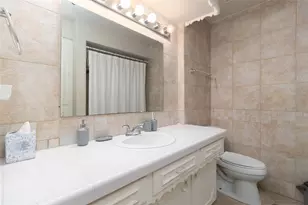 1404 Walnut Bend Ln, Houston, TX 77042 - Photo 14