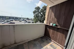 702 N Holiday Dr, Galveston, TX 77550 - Photo 12