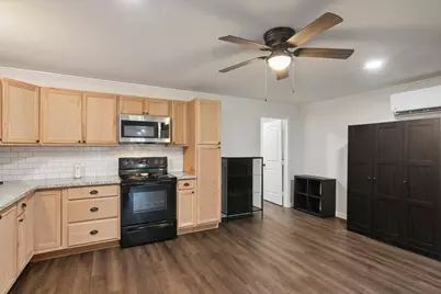 1300 S Kansas Avenue, Anahuac, TX 77514 - Photo 10