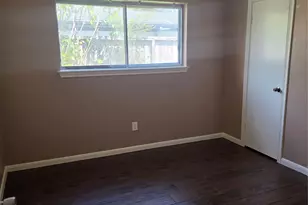 2703 Westfield St, Alvin, TX 77511 - Photo 4