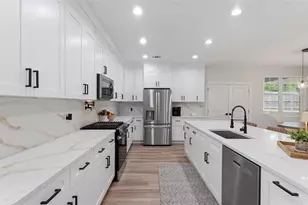1840 E Lake Dr, Huntsville, TX 77340 - Photo 14