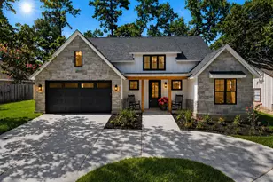 1840 E Lake Dr, Huntsville, TX 77340 - Photo 1