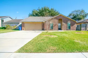 3 Lazybrook St, Angleton, TX 77515 - Photo 1