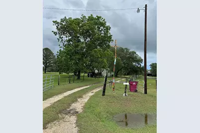 3809 Fm 2853, Palacios, TX 77465 - Photo 2