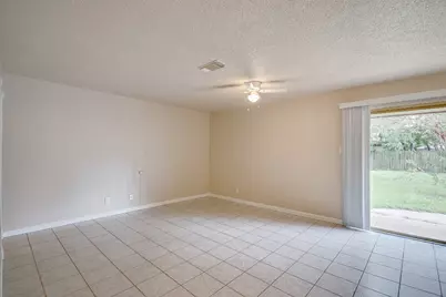 2410 21st Avenue N, Texas City, TX 77590 - Photo 2