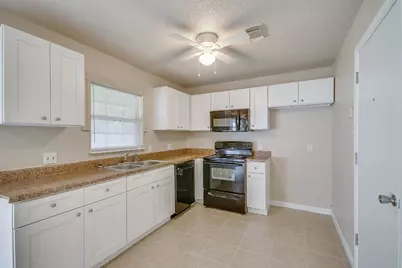 2410 21st Avenue N, Texas City, TX 77590 - Photo 1