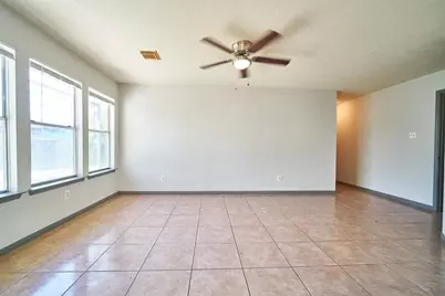 7811 Londres Drive, Houston, TX 77083 - Photo 10
