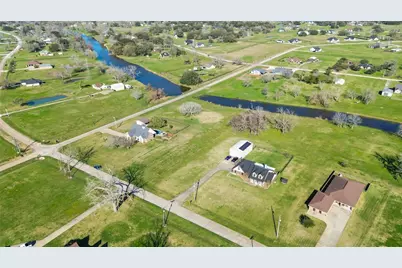 819 Mill Road, Angleton, TX 77515 - Photo 6