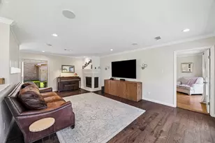 7738 Betty Jane Ln, Houston, TX 77055 - Photo 10
