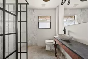 623 Spell St, Houston, TX 77022 - Photo 18