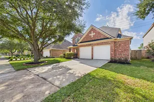 13206 Imperial Shore Dr, Pearland, TX 77584 - Photo 2