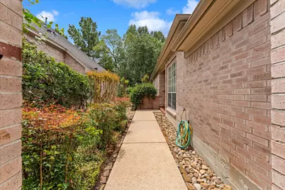 23 E Sienna Place, The Woodlands, TX 77382 - Photo 38