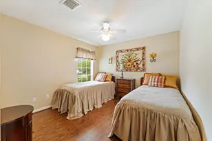 23 E Sienna Pl, The Woodlands, TX 77382 - Photo 8