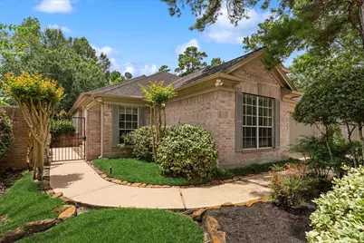 23 E Sienna Place, The Woodlands, TX 77382 - Photo 2