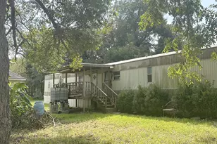 414 Shaw St, Alvin, TX 77511 - Photo 2