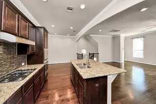 2707 King's Retreat Cir, Houston, TX 77345 - Photo 2