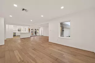 4862 Creekbend Dr, Houston, TX 77035 - Photo 10