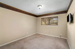 8706 Chelsworth Dr, Houston, TX 77083 - Photo 32