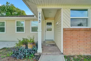 713 Scarborough Ln, Pasadena, TX 77506 - Photo 2