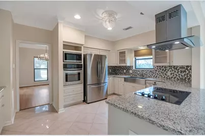 1126 Crossroads Drive, Houston, TX 77079 - Photo 2