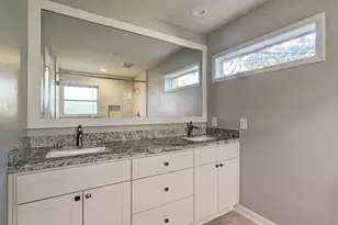 9208 Rangely Dr, Houston, TX 77055 - Photo 10