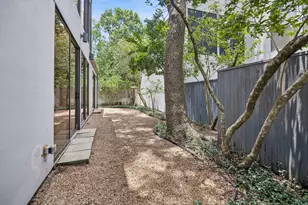 1 Boulevard Green, Bellaire, TX 77401 - Photo 24