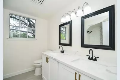 7927 Braesdale Lane, Houston, TX 77071 - Photo 24