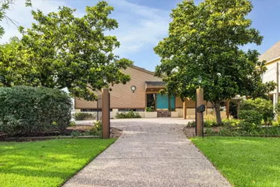 2414 Baycrest Drive, Houston, TX 77058 - Photo 8