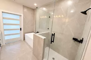 1938 Purswell Rd, Houston, TX 77055 - Photo 34