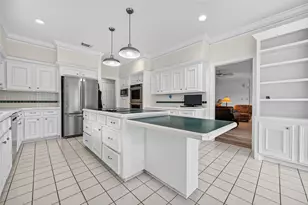 18 Tredington St, Sugar Land, TX 77479 - Photo 10