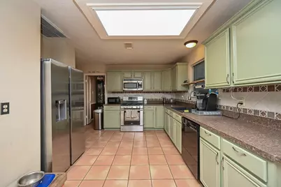 1013 Chesterwood Drive, Pearland, TX 77581 - Photo 8