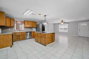 112 Lone Pine Dr, Huffman, TX 77336 - Photo 10