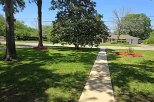 205 Hillcrest Dr, Alvin, TX 77511 - Photo 40