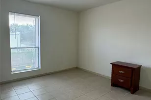 10802 Kingspoint Rd, Houston, TX 77075 - Photo 16