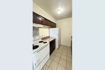 10802 Kingspoint Road, Houston, TX 77075 - Photo 12