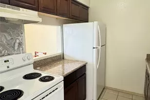 10802 Kingspoint Rd, Houston, TX 77075 - Photo 12