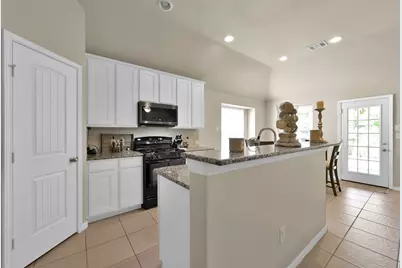 115 Knollbrook Circle, Montgomery, TX 77316 - Photo 8