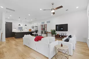 714 W Donovan St, Houston, TX 77091 - Photo 4