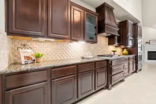 9034 Centennial Dr, Conroe, TX 77384 - Photo 10