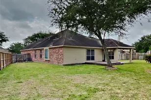 2918 Meridian Bay Ln, League City, TX 77539 - Photo 20