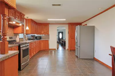 2410 Harris, Baytown, TX 77521 - Photo 20