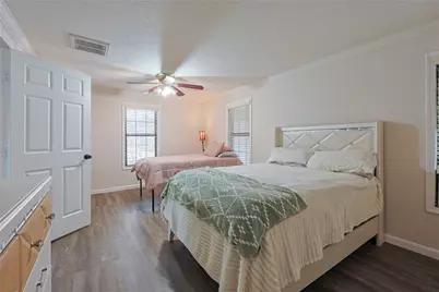 2410 Harris, Baytown, TX 77521 - Photo 6